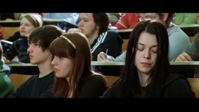 Nina Ivanisin - Plot Jiggles - Film nackt