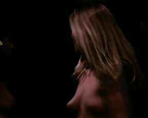 Revealing Their Plots, And Then Doing A Topless Dance In 'Cheerleader's Wild Weekend' - Film nackt