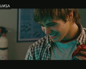 Part 2 Of Kelly Brooke, Riley Steele Full Frontal Plot In Piranha 3D - Film nackt