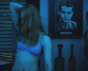 Deborah Ann Woll Erect Nipples In Daredevil - Film nackt