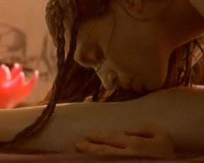 Ariadna Cabrol  Diana Gómez- Eloise 2016 - Film nackt