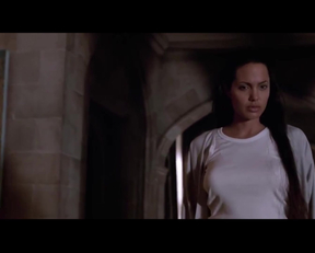 Angelina Jolie In Tomb Raider - Film nackt