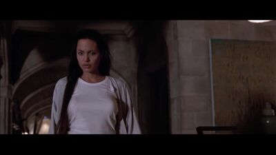 Angelina Jolie In Tomb Raider - Film nackt