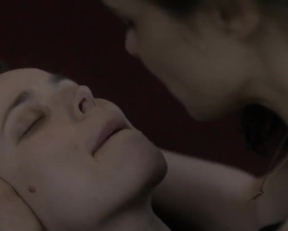 Rachel Weisz  Rachel McAdams In Disobedience - Film nackt