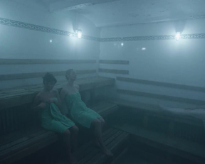 Ella Purnell - Sweetbitter 2x01 - Film nackt