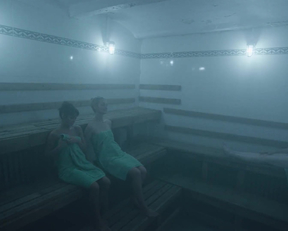 Ella Purnell - Sweetbitter 2x01 - Film nackt