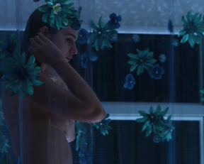 Lilliya Scarlett Reid In 'Chambers' - Film nackt