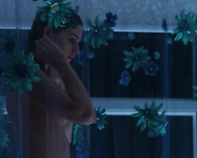 Lilliya Scarlett Reid In 'Chambers' - Film nackt