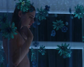 Lilliya Scarlett Reid In 'Chambers' - Film nackt