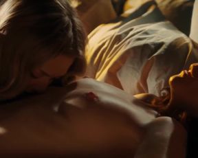 Julianne Moore, Amanda Seyfried - Chloe