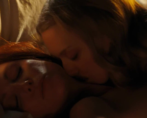 Julianne Moore, Amanda Seyfried - Chloe