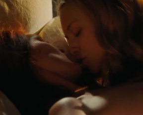 Julianne Moore, Amanda Seyfried - Chloe