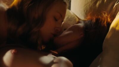 Julianne Moore, Amanda Seyfried - Chloe