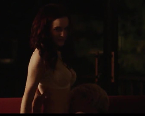 Rachel Brosnahan In Burn Country - Film nackt