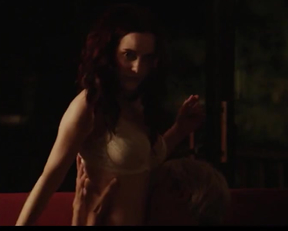 Rachel Brosnahan In Burn Country - Film nackt