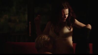Rachel Brosnahan In Burn Country - Film nackt