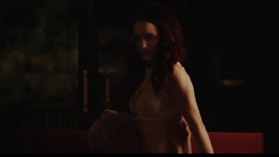 Rachel Brosnahan In Burn Country - Film nackt