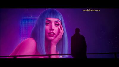 Ana De Armas Plot In Blade Runner 2049 - Film nackt