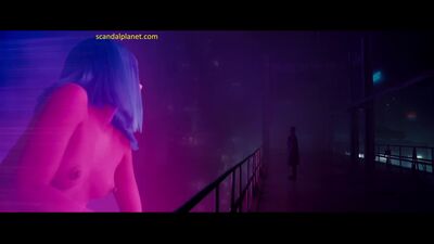 Ana De Armas Plot In Blade Runner 2049 - Film nackt