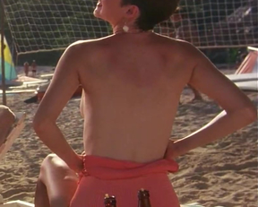 Mary Gross Sideplot - Club Paradise - 1986 - Film nackt