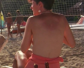 Mary Gross Sideplot - Club Paradise - 1986 - Film nackt