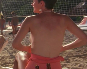 Mary Gross Sideplot - Club Paradise - 1986 - Film nackt