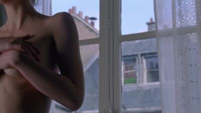 Lily-Rose Depp In A Faithful Man - Film nackt