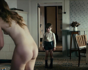 Saskia Rosendahl From Werk Ohne Autor - Film nackt