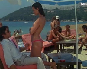 Valerie Kaprisky nude - L'année Des Méduses