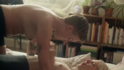 Tessa Hoder, Loui Buhl nude - I Røven