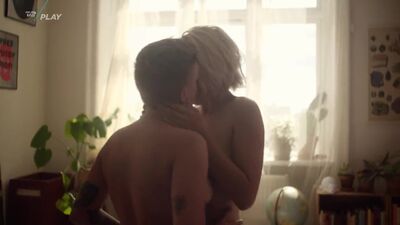 Tessa Hoder, Loui Buhl nude - I Røven
