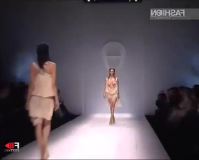 Djosefin Maurer topless catwalk