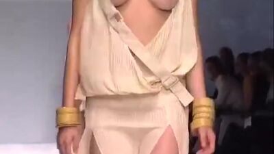 Djosefin Maurer topless catwalk