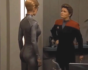 Jeri Ryan sexy - Star Trek Voyager