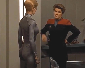 Jeri Ryan sexy - Star Trek Voyager