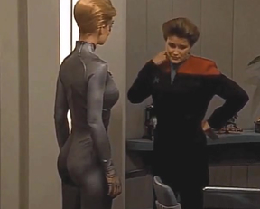 Jeri Ryan sexy - Star Trek Voyager