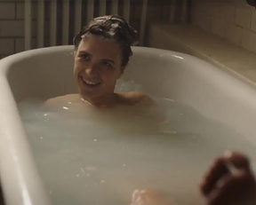 Liv Lisa Fries Brought Great Plot To Babylon Berlin - Film nackt