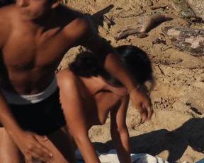 Noée Abita - Ava - Film nackt