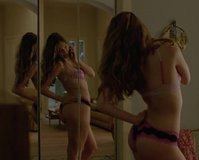 Not Quite As Memorable As Alexandra Daddario's Plot In True Detective, But Lili Simmons Added A Good Backplot - Film nackt