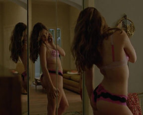 Not Quite As Memorable As Alexandra Daddario's Plot In True Detective, But Lili Simmons Added A Good Backplot - Film nackt