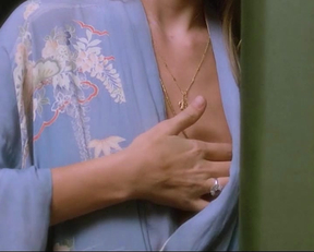 Laura Gemser  Ely Galleani - Emanuelle In Bangkok - Film nackt