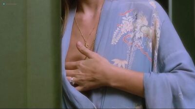 Laura Gemser  Ely Galleani - Emanuelle In Bangkok - Film nackt